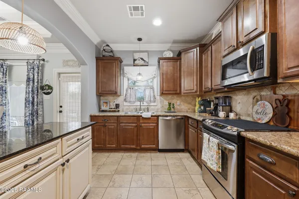 $240,000 | 301 Tealbrooke Drive, Scott, LA 70583