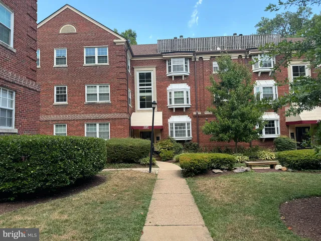 $1,900 | 2107 North Scott Street, Unit 67, Arlington, VA 22209