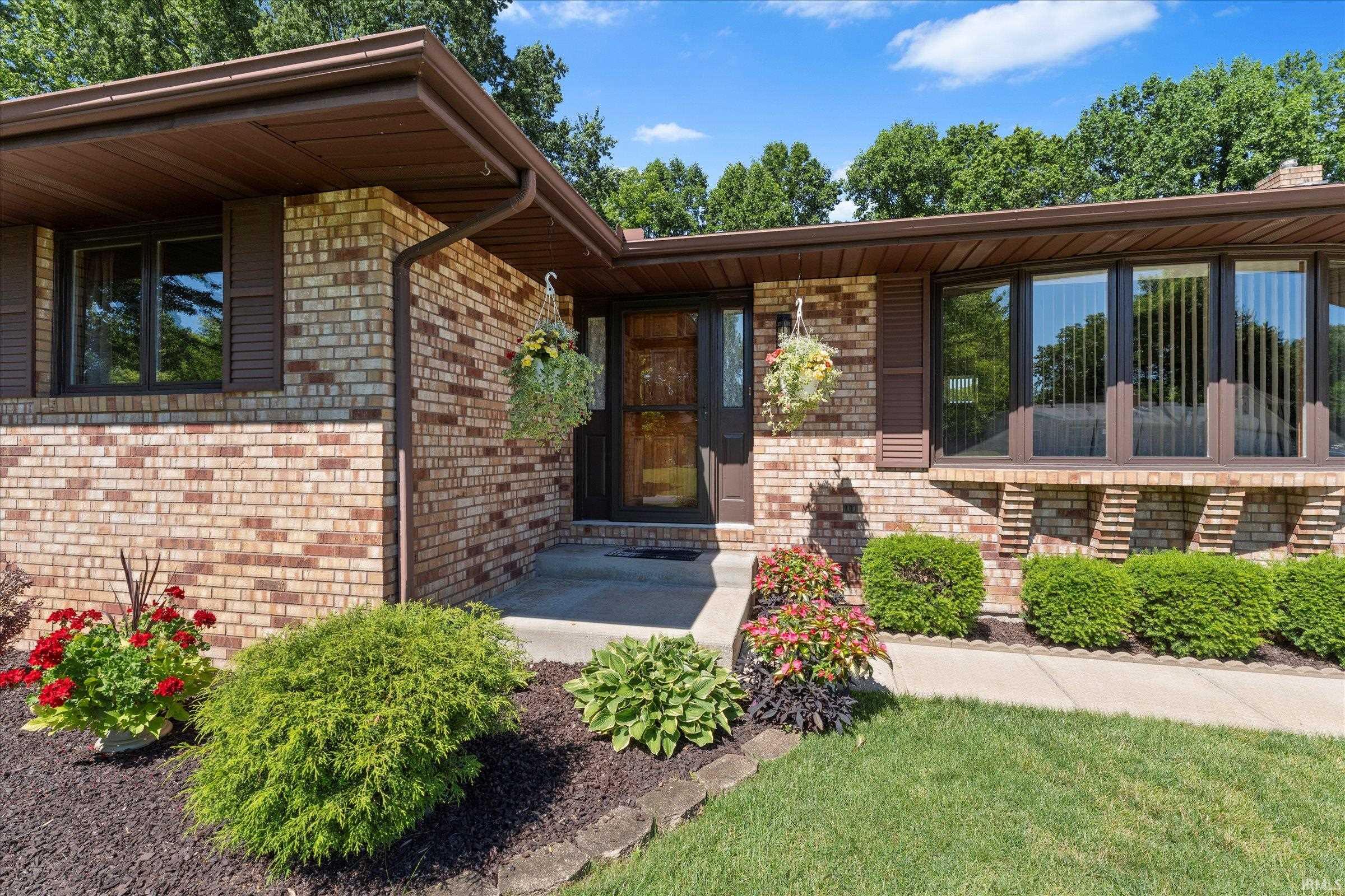 53097 Old Farm Road Elkhart, IN 46514 - Photo 3 of 47