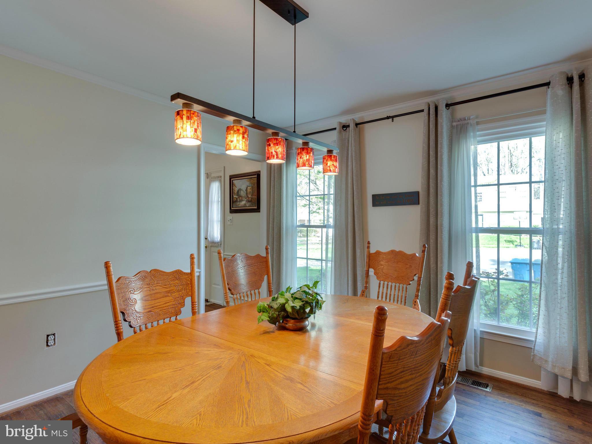 8147 Viola Street Springfield, VA 22152 - Photo 4 of 30 Dining Room