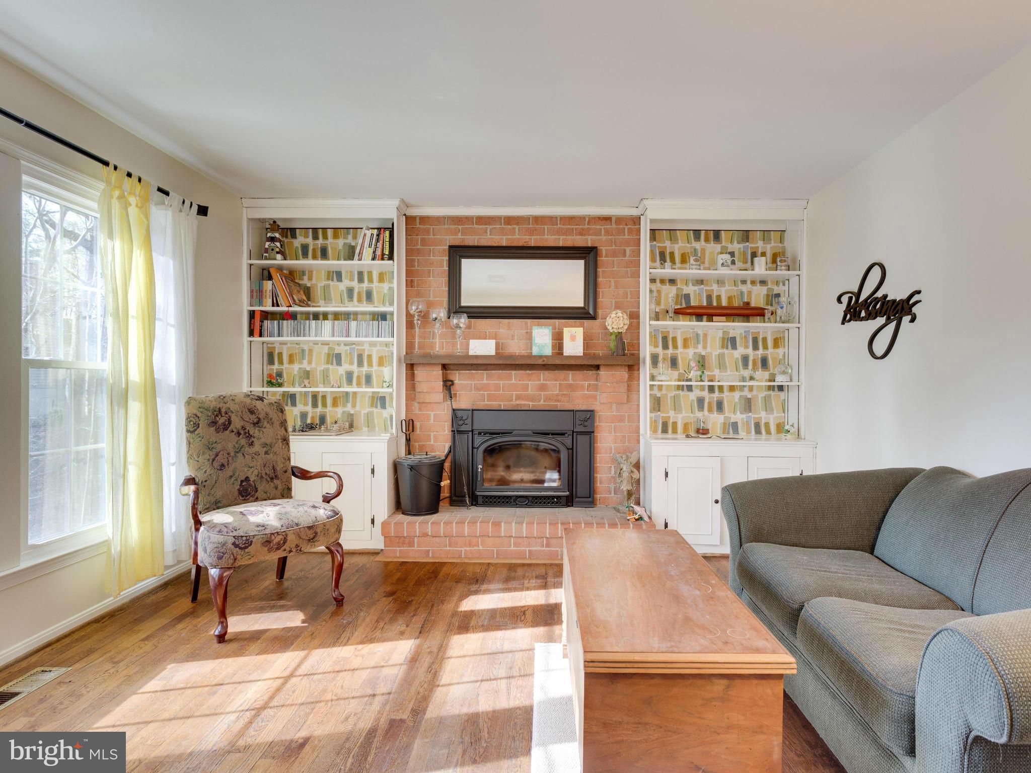 8147 Viola Street Springfield, VA 22152 - Photo 10 of 30 Family Room
