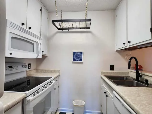 $1,600 | 435 Salt Marsh Circle, Unit 19F SALT MARSH COVE, Pawleys Island, SC 29585