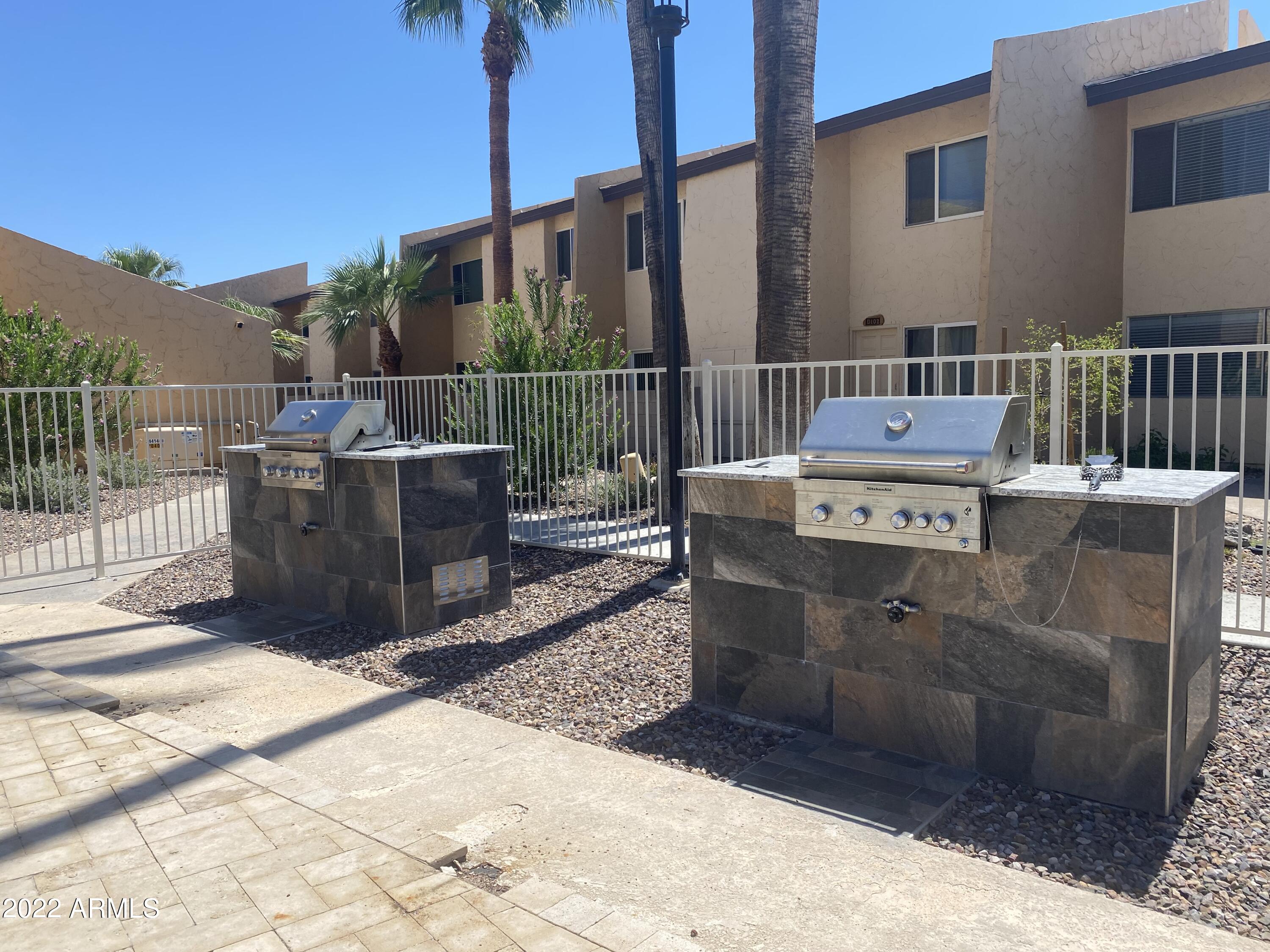 8055 East Thomas Road, Unit C109 Scottsdale, AZ 85251 - Photo 26 of 35 Community BBQ Grills