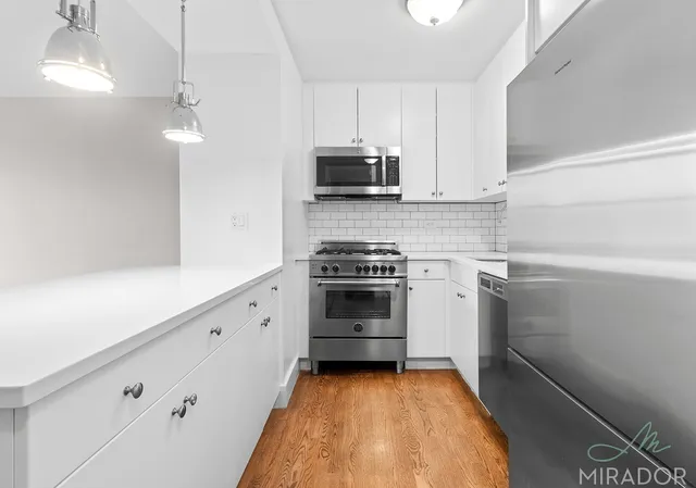 $4,350 | 330 East 39th Street, Unit 11K | Murray Hill