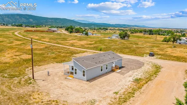 $319,900 | 4828 Hicklin Drive, Colorado City, CO 81019