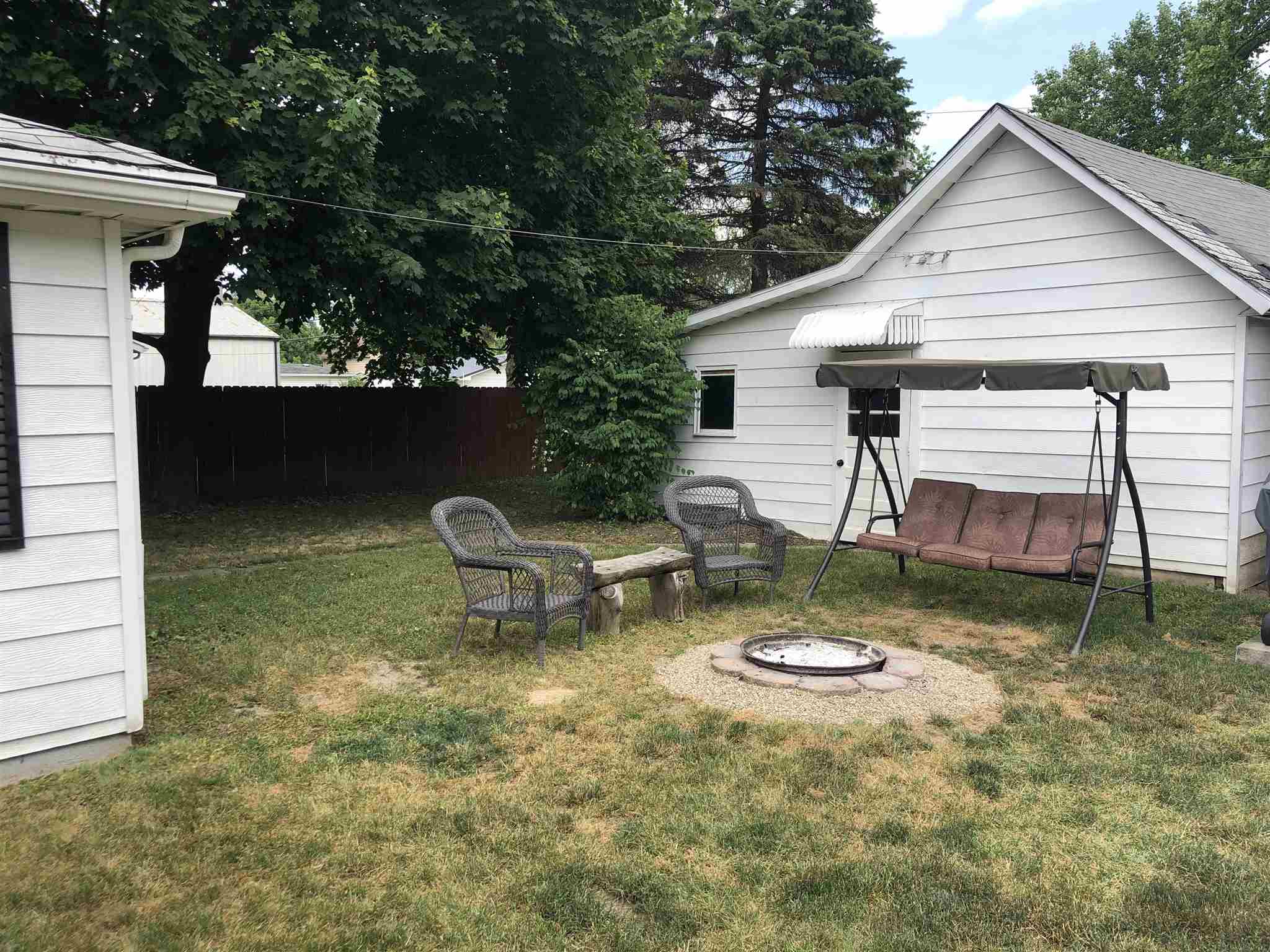 112 North 11th Street Decatur, IN 46733 - Photo 4 of 27