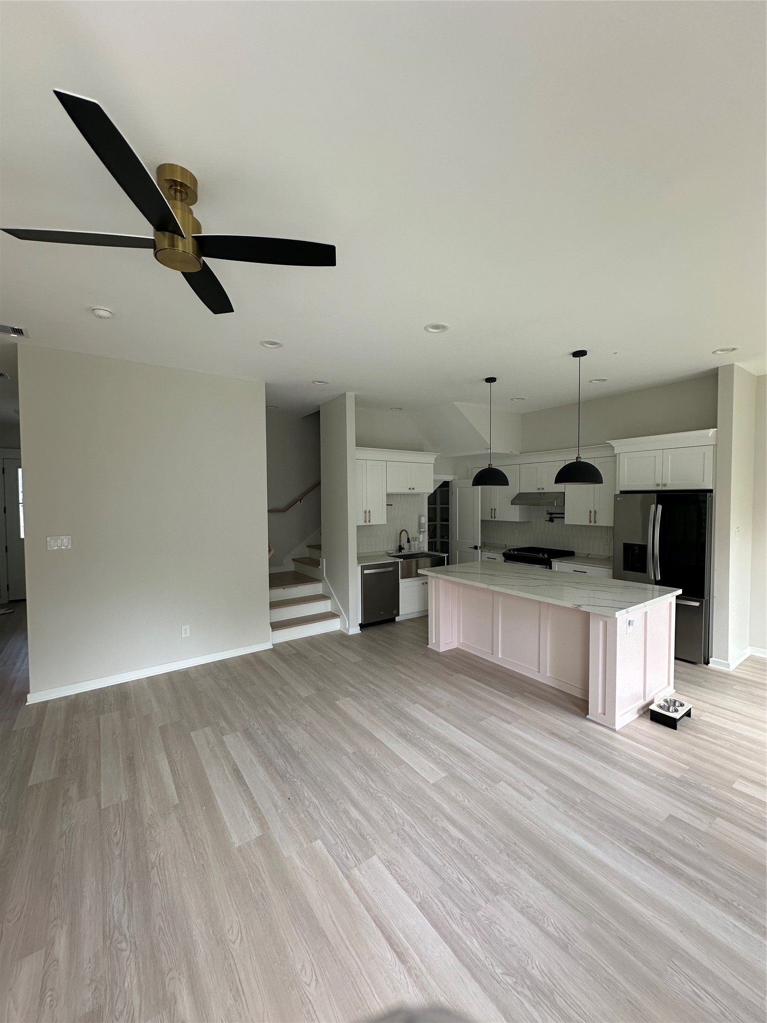 2032 West Tidwell Road Houston, TX 77091 - Photo 7 of 32
