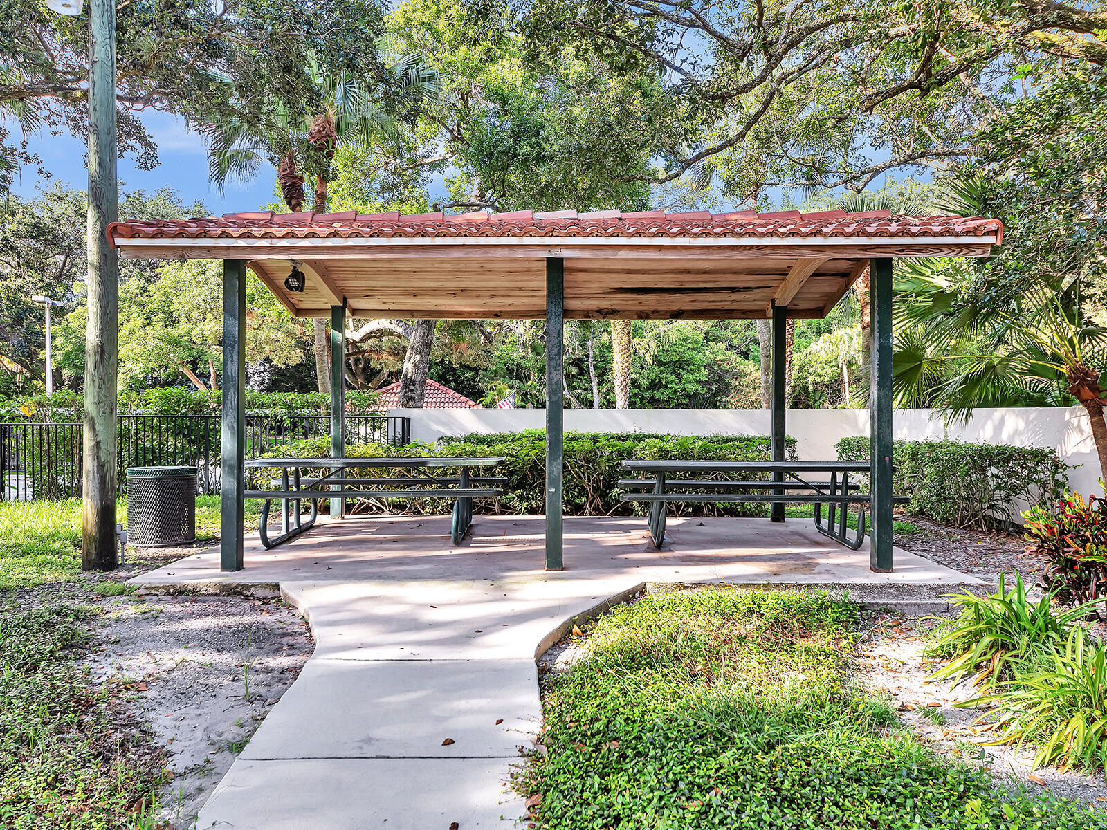 20870 Soneto Drive Boca Raton, FL 33433 - Photo 45 of 49 2F0A0011