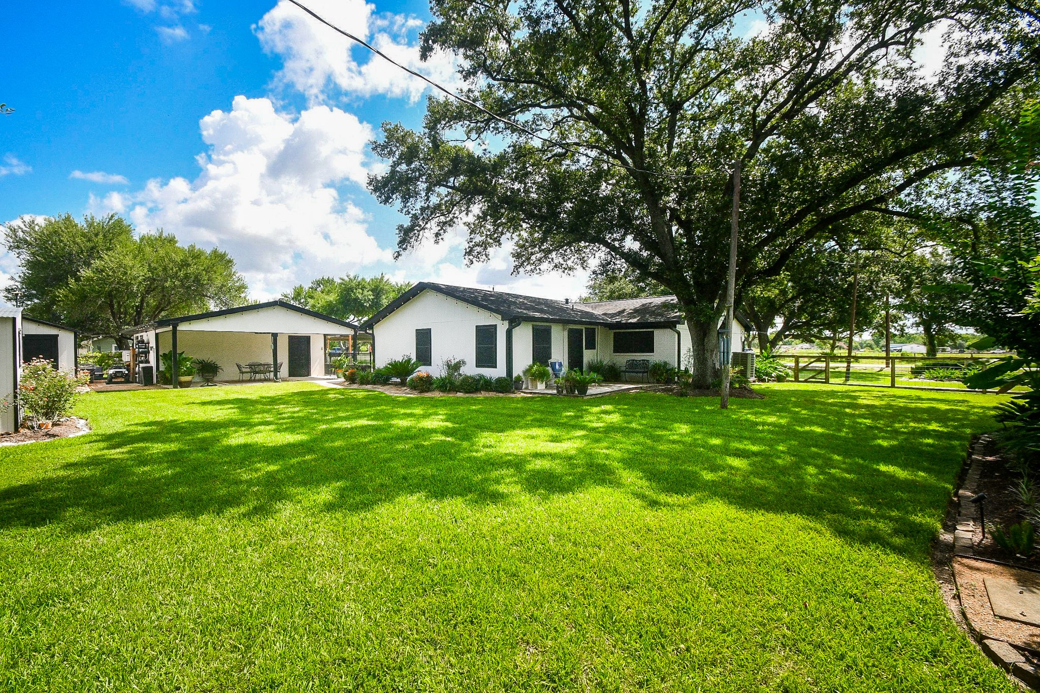 16902 Berry Road Pearland, TX 77584 - Photo 19 of 30 Expansive yard