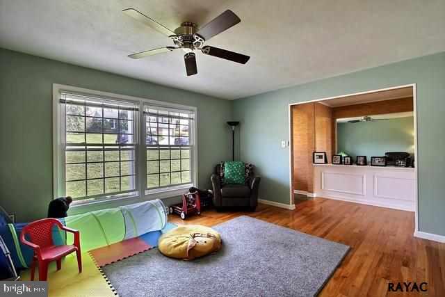 339 Greendale Road York, PA 17403 - Photo 3 of 36