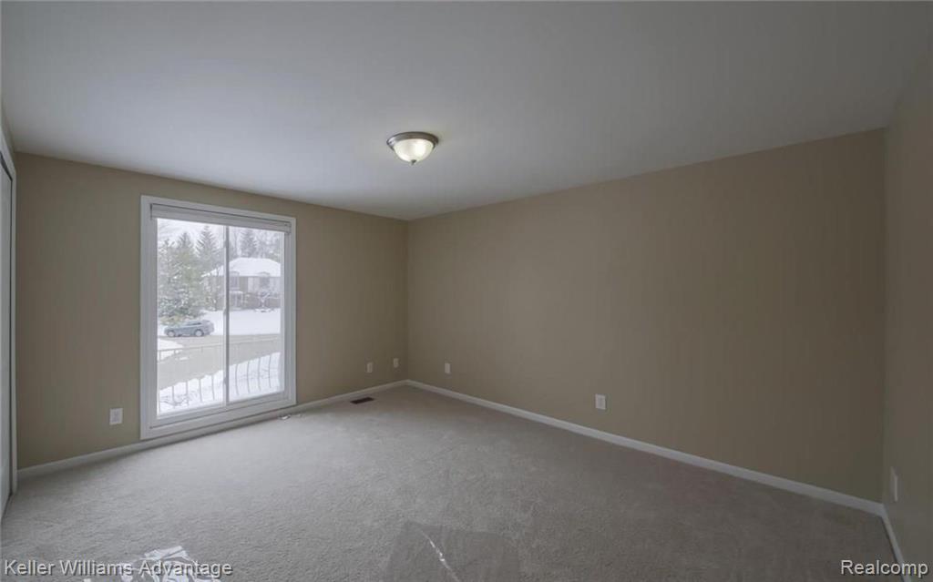 36932 Fox Run Farmington Hills, MI 48331 - Photo 24 of 37