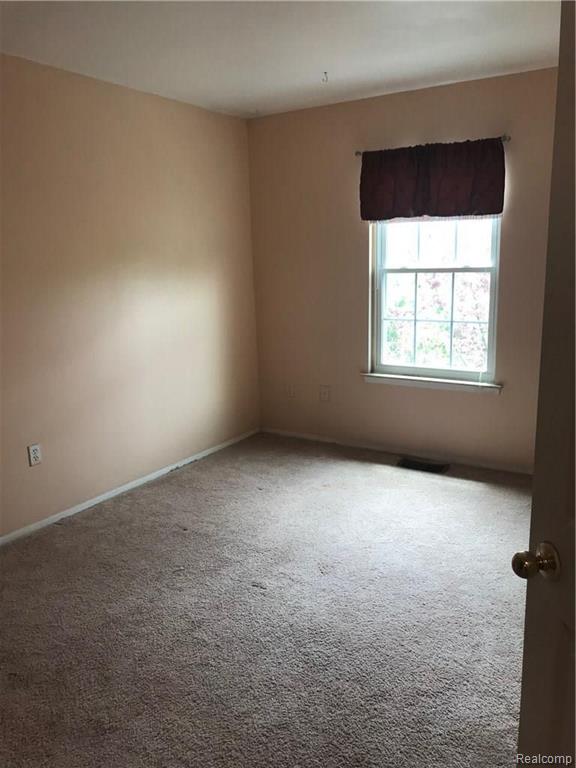 22362 Cape Cod Way Farmington, MI 48336 - Photo 14 of 21
