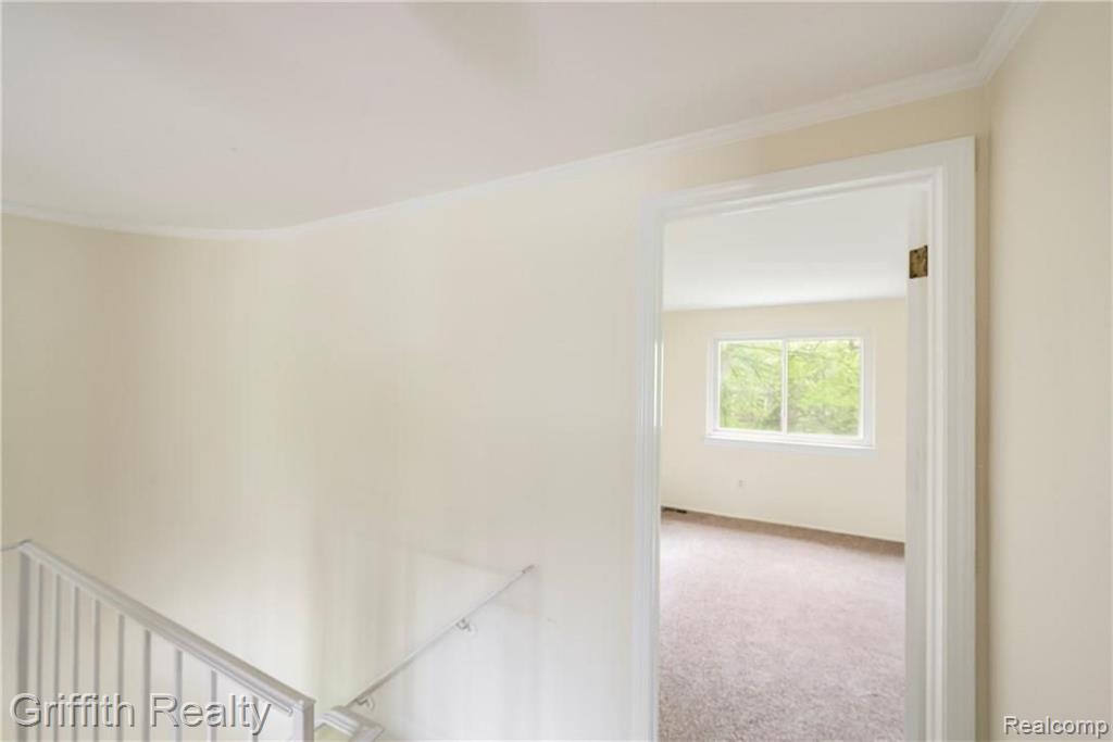 14161 Riverside Street Livonia, MI 48154 - Photo 15 of 34