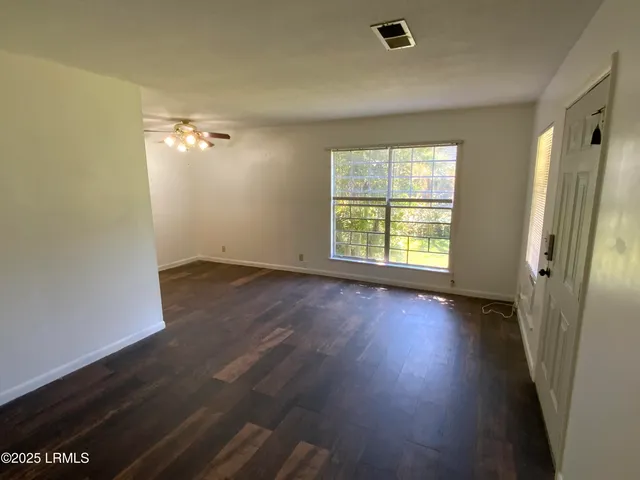 $1,100 | 2205 Waterford Place, Unit 17D, Port Royal, SC 29935