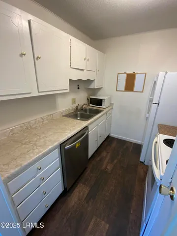 $1,100 | 2205 Waterford Place, Unit 17D, Port Royal, SC 29935