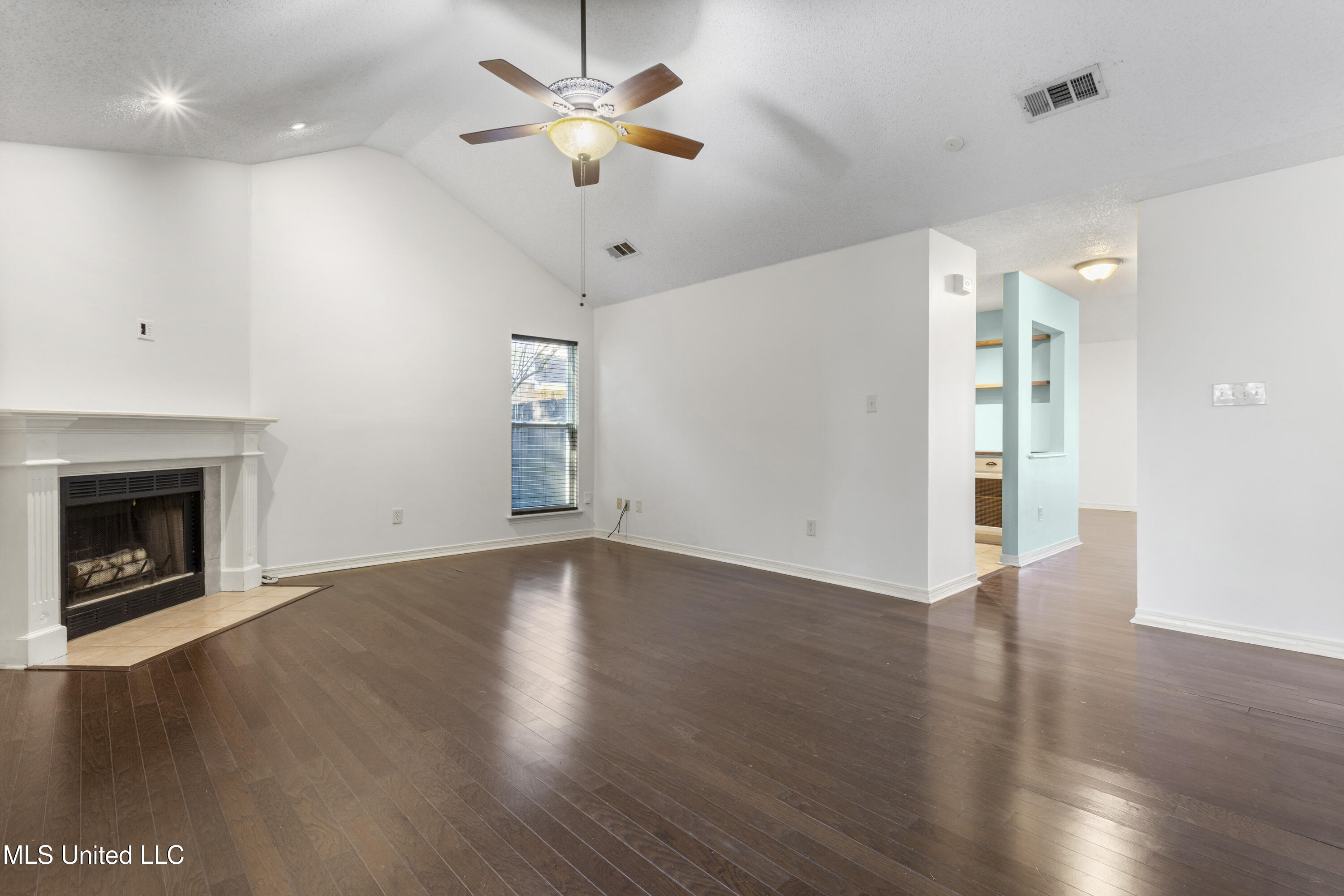 2115 Lauren Drive Biloxi, MS 39532 - Photo 12 of 28 0012