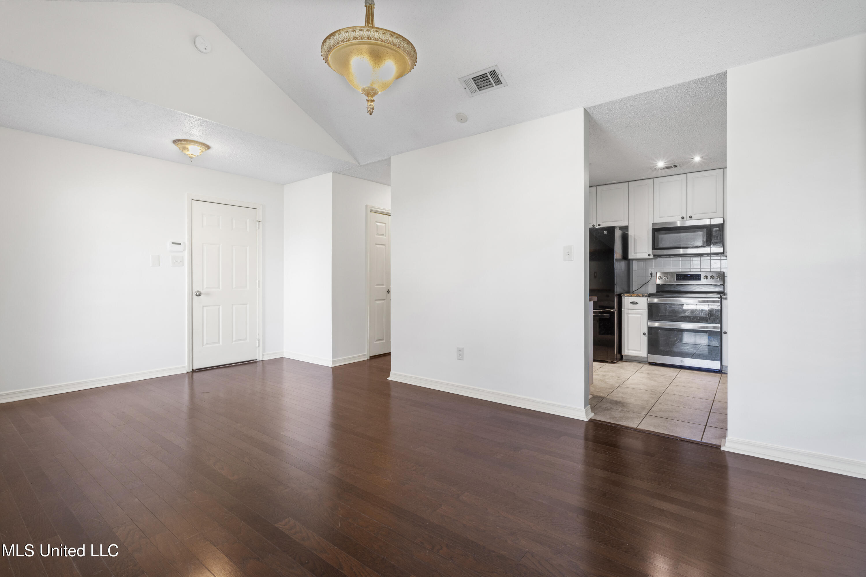 2115 Lauren Drive Biloxi, MS 39532 - Photo 7 of 28 0007