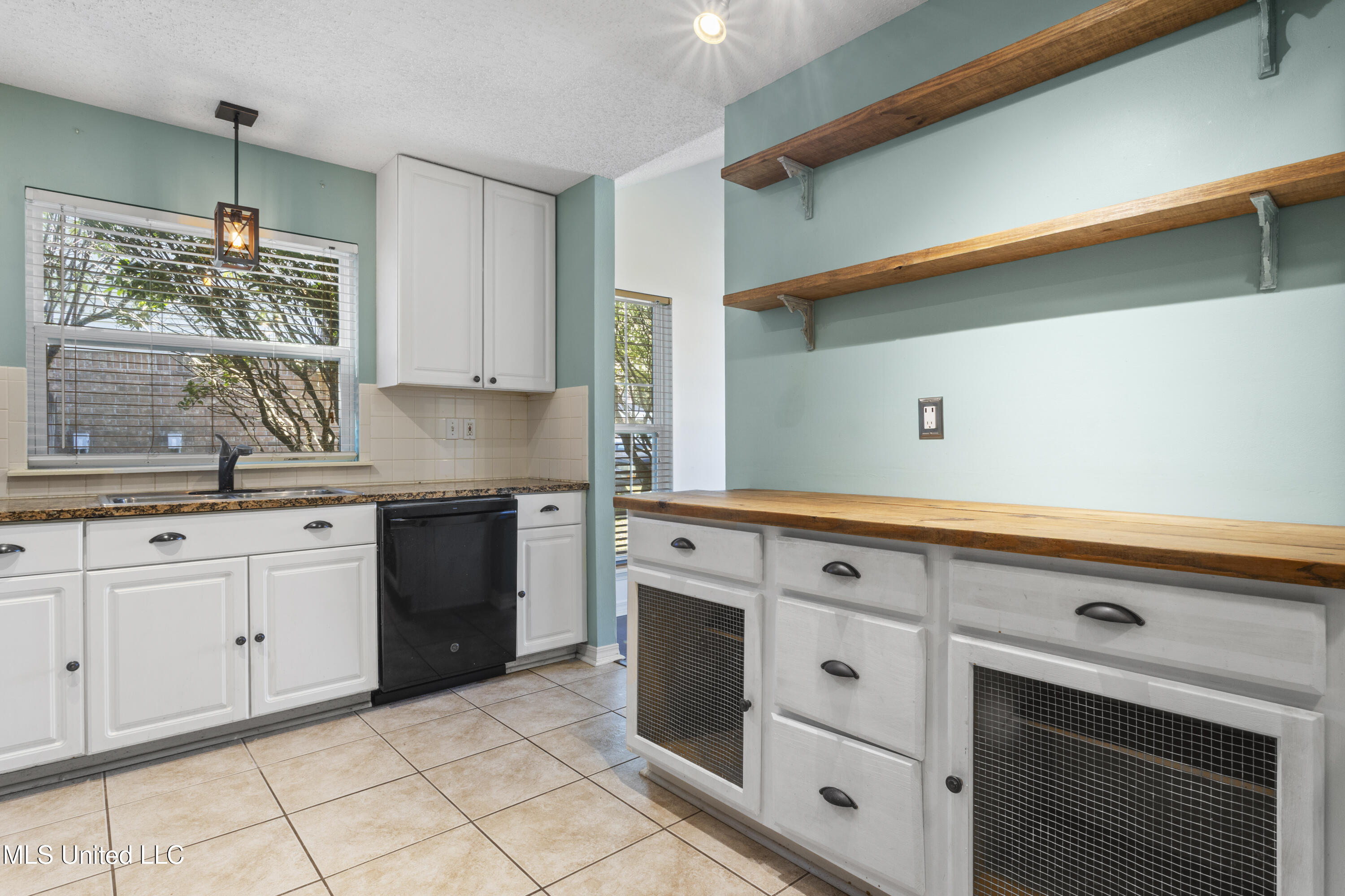 2115 Lauren Drive Biloxi, MS 39532 - Photo 9 of 28 0009