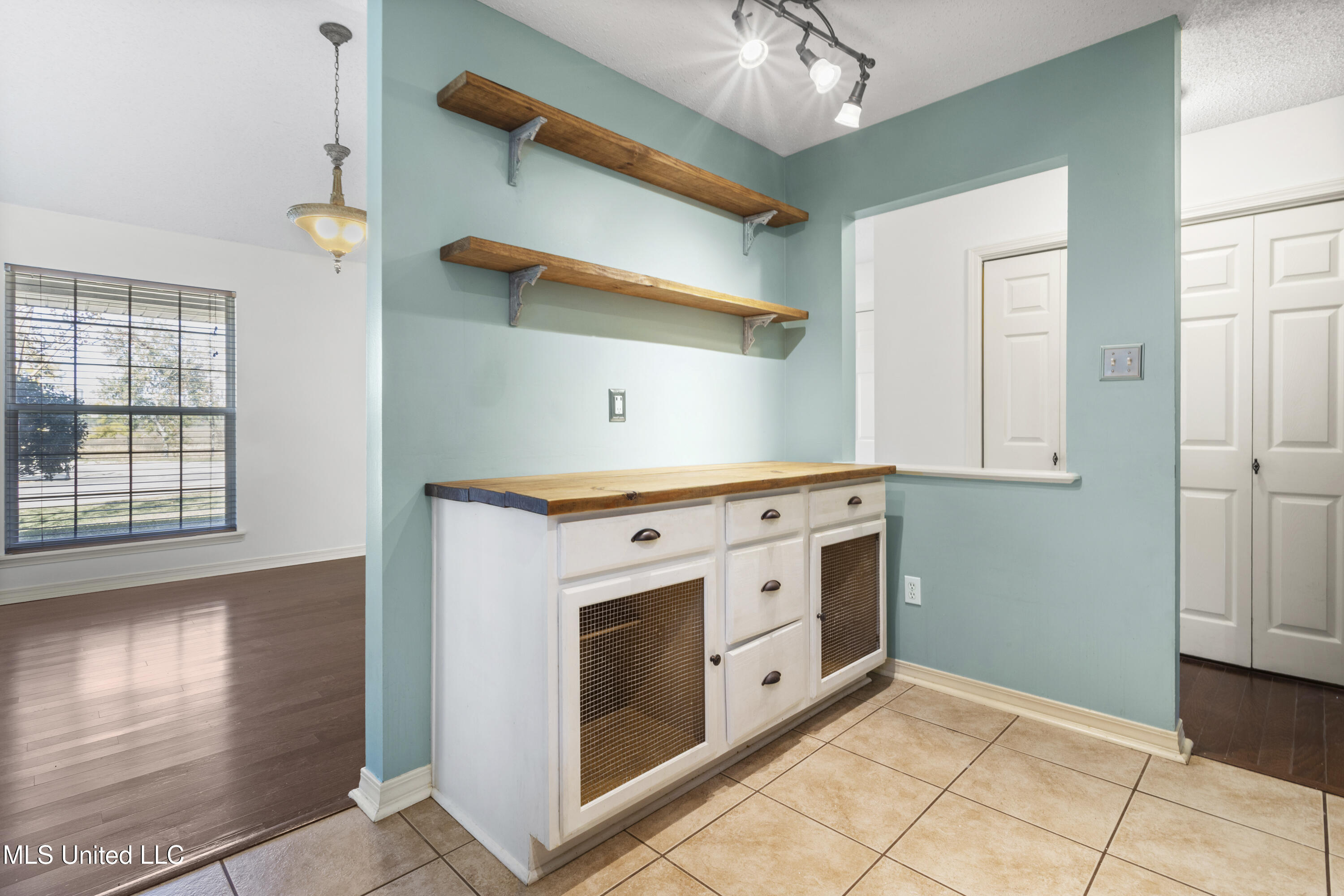 2115 Lauren Drive Biloxi, MS 39532 - Photo 10 of 28 0010