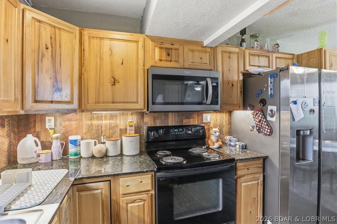 6453 North Circle Road Stover, MO 65078 - Photo 4 of 40