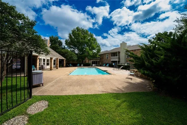$1,900 | 1700 Amelia Court, Unit 613, Plano, TX 75075