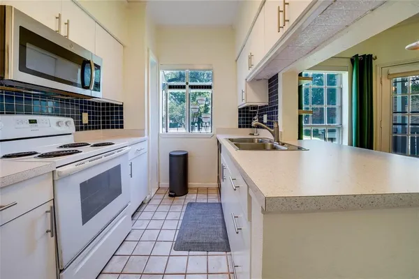 $1,900 | 1700 Amelia Court, Unit 613, Plano, TX 75075