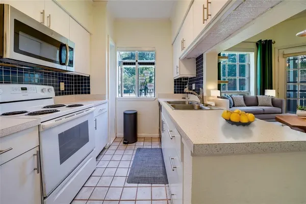 $1,900 | 1700 Amelia Court, Unit 613, Plano, TX 75075