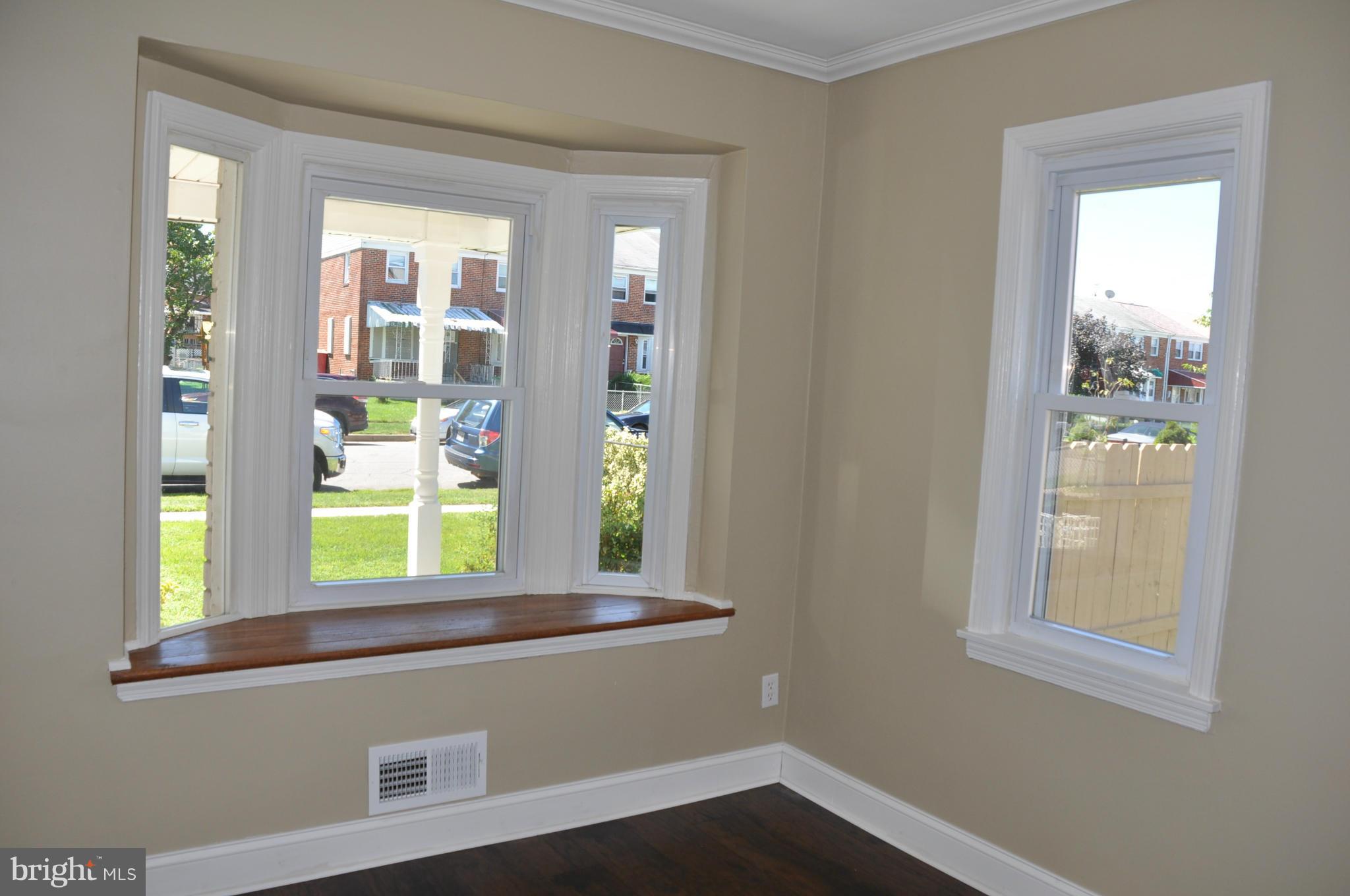 840 Arncliffe Road Baltimore, MD 21221 - Photo 18 of 27 Living Room