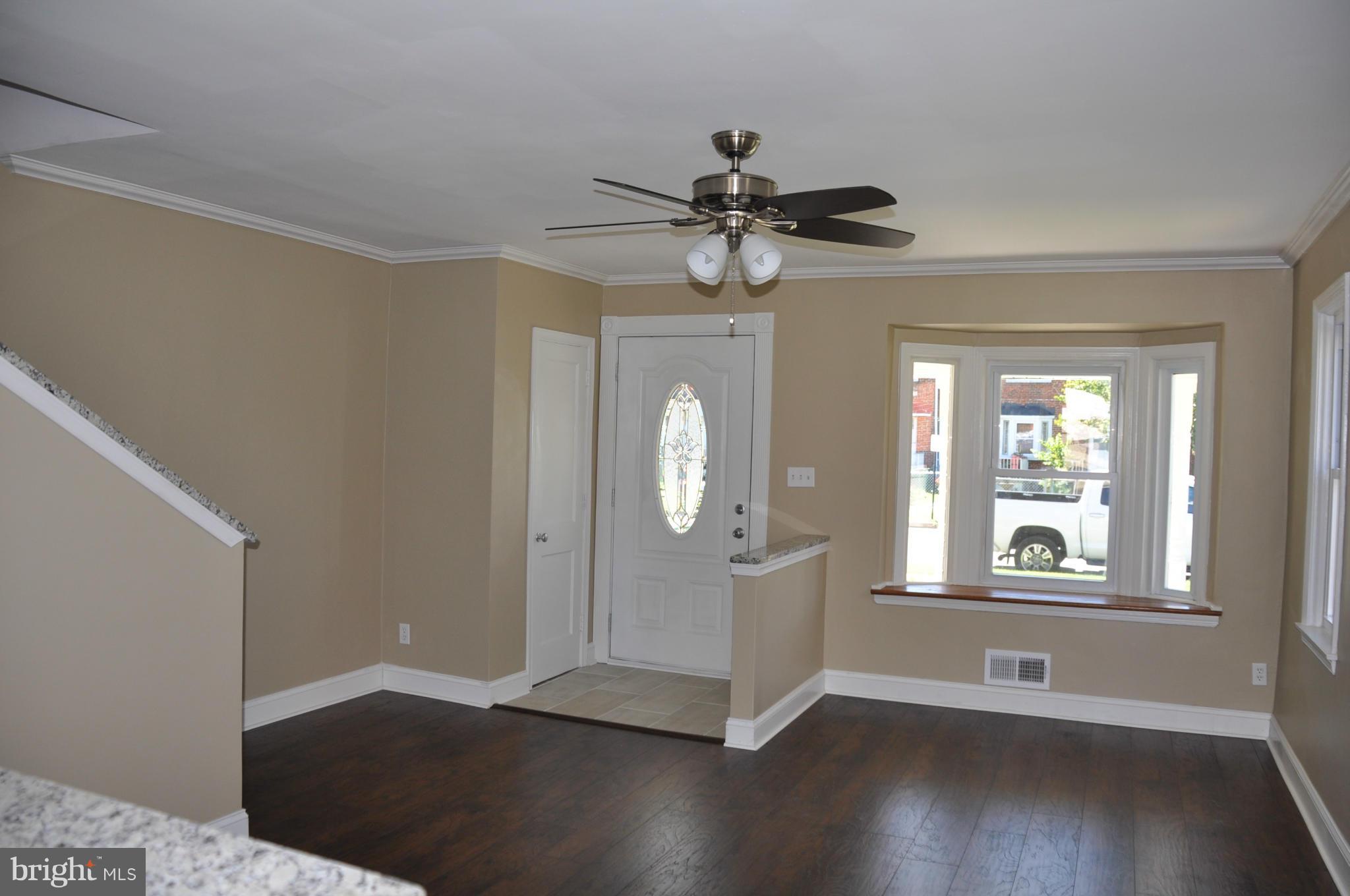 840 Arncliffe Road Baltimore, MD 21221 - Photo 3 of 27 Living Room