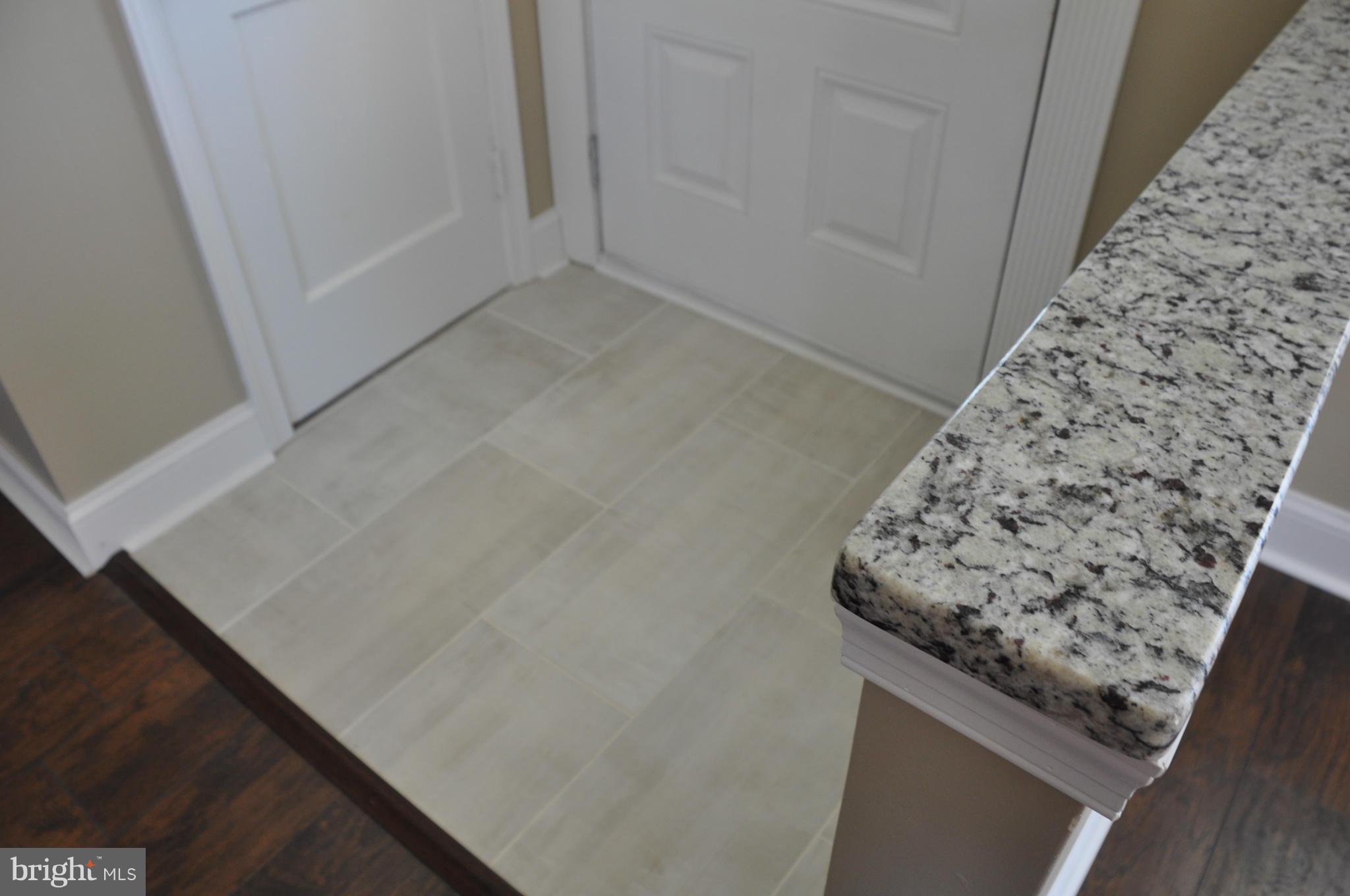 840 Arncliffe Road Baltimore, MD 21221 - Photo 4 of 27 Living Room