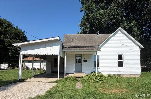 $59,000 | 1302 West Edwards Street, Vandalia, IL 62471