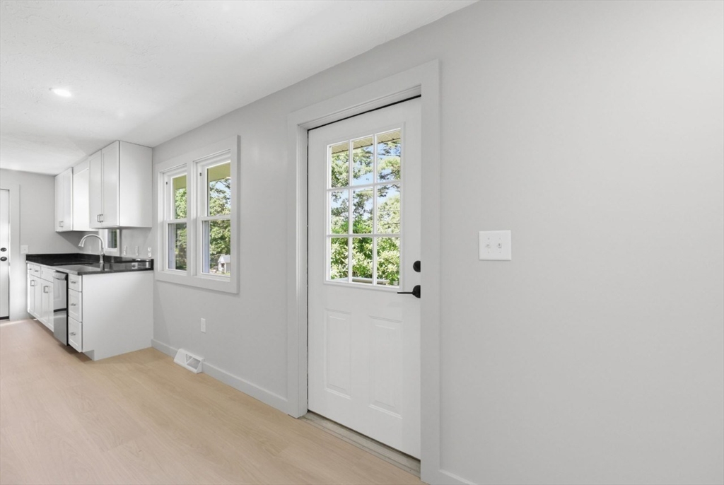 71 Beech Street Palmer, MA 01069 - Photo 6 of 38