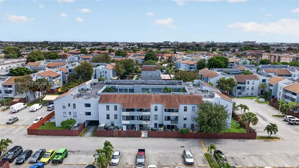 $269,900 | 1755 West 60th Street, Unit D301, Hialeah, FL 33012