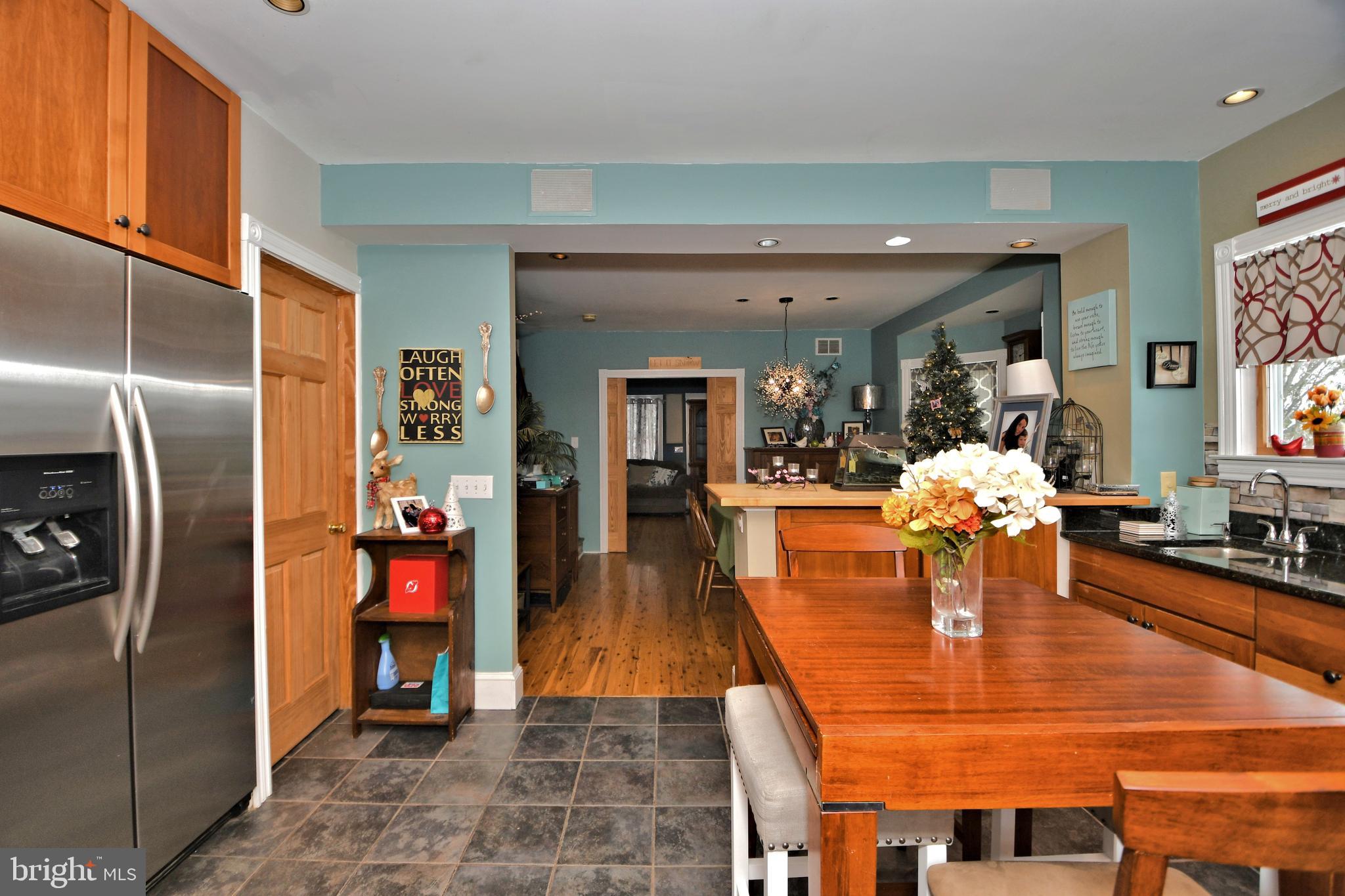73 Dublin Road Pennington, NJ 08534 - Photo 19 of 60 Look trough to Living room