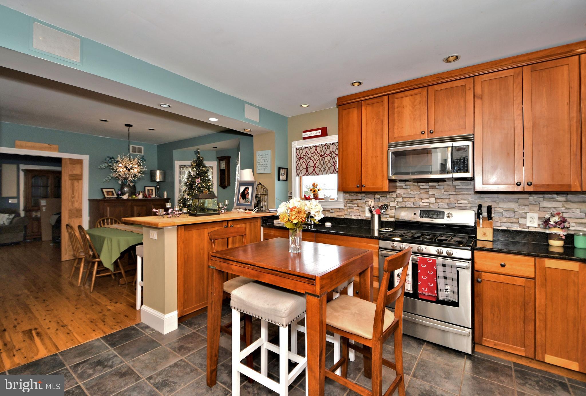 73 Dublin Road Pennington, NJ 08534 - Photo 20 of 60 Center table island stand/ stools