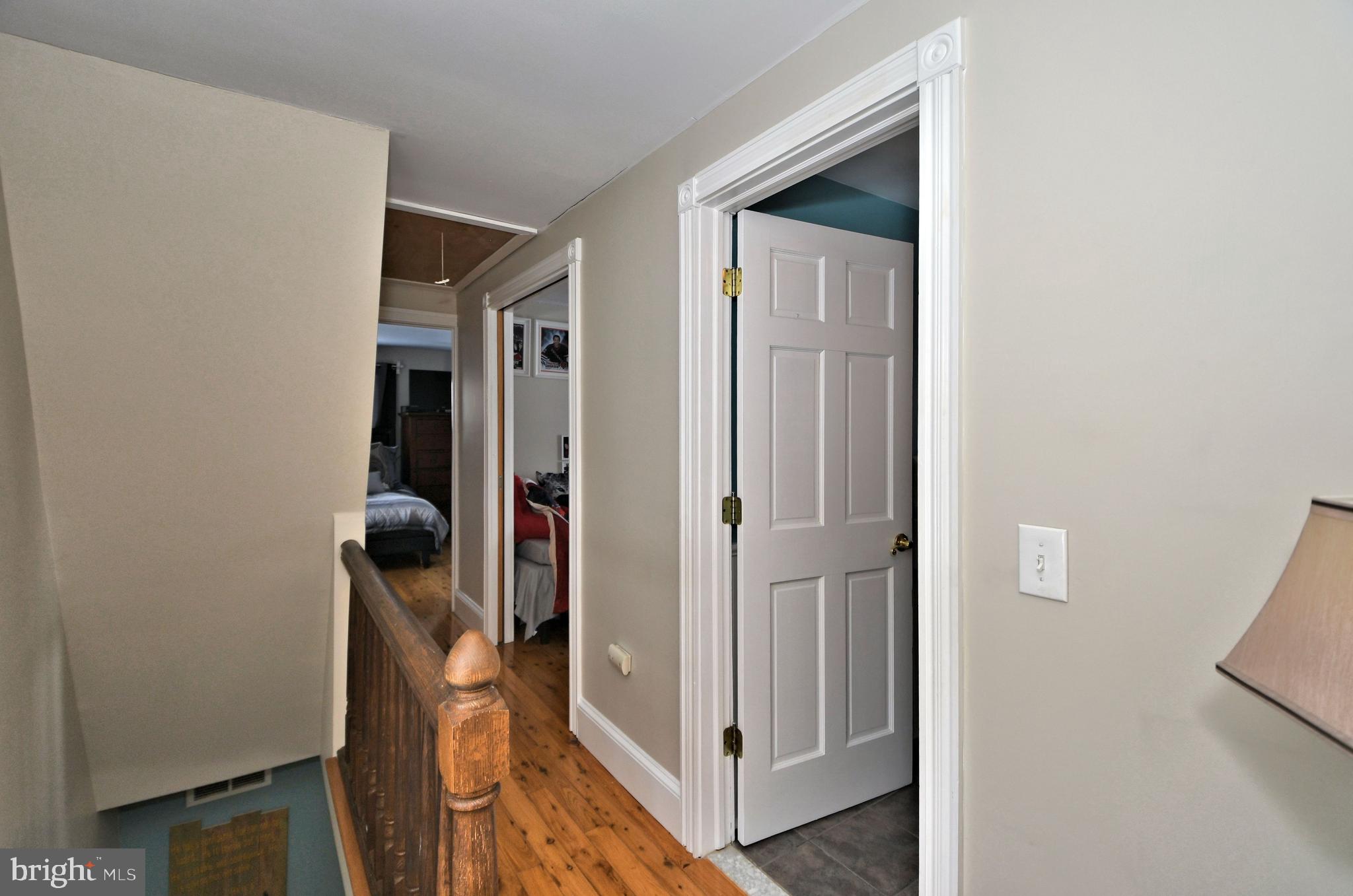73 Dublin Road Pennington, NJ 08534 - Photo 25 of 60 2nd flor Hallway