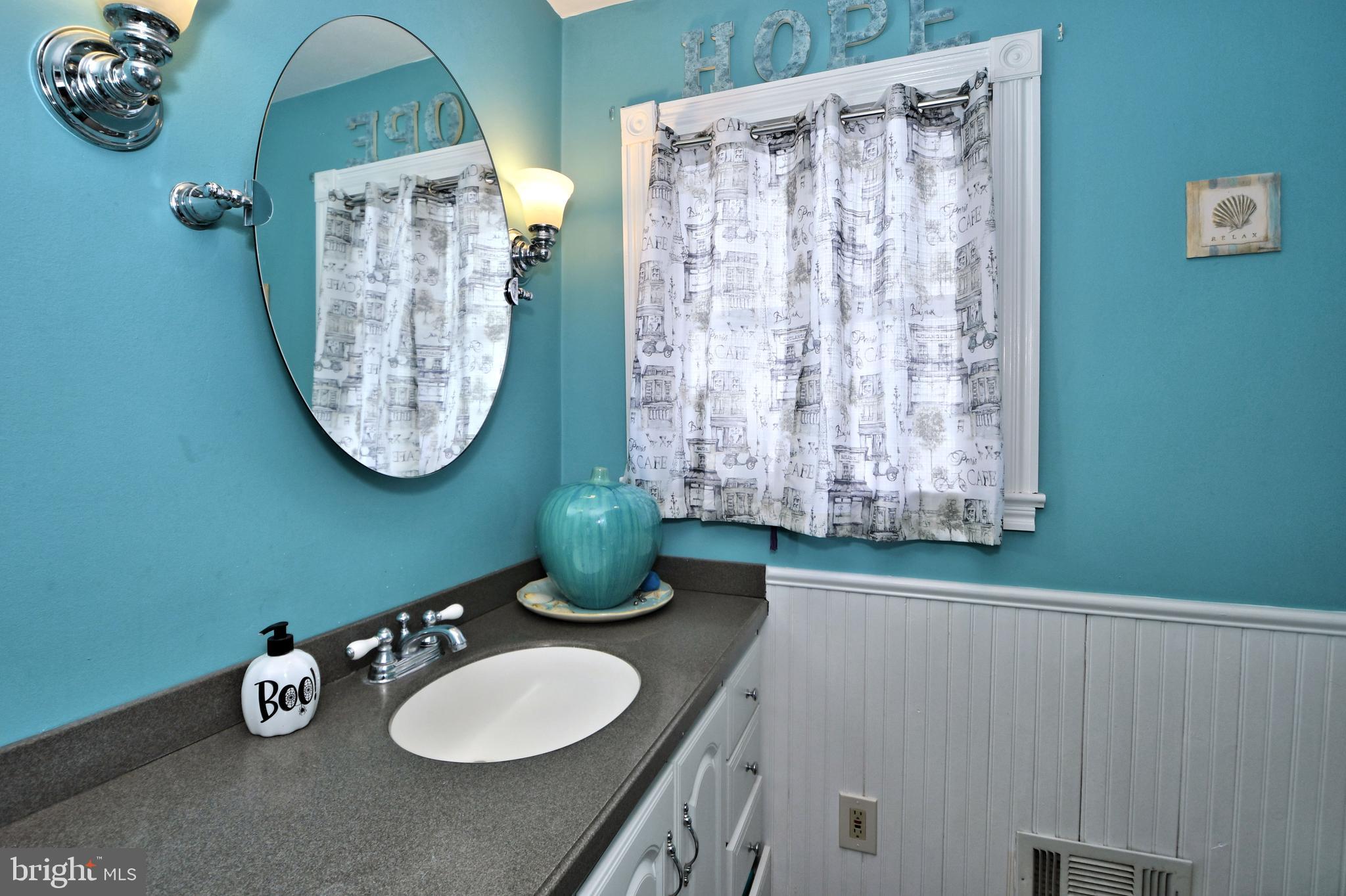 73 Dublin Road Pennington, NJ 08534 - Photo 36 of 60 Hall Bathroom