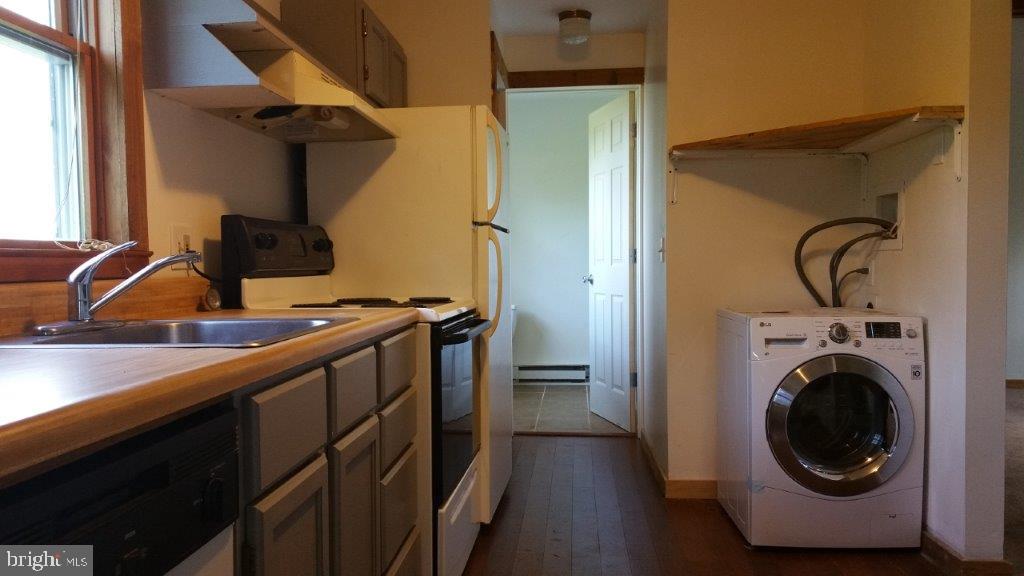 73 Dublin Road Pennington, NJ 08534 - Photo 47 of 60 Kitchen galley