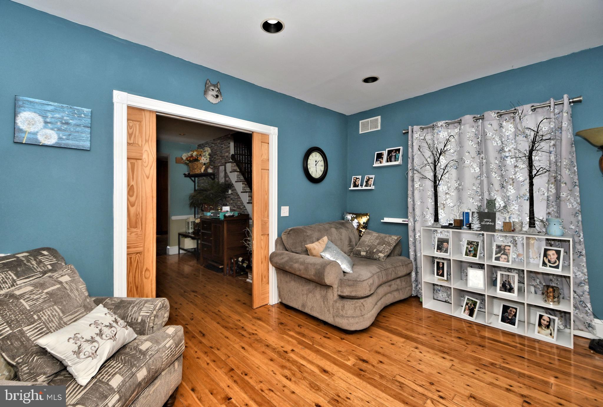 73 Dublin Road Pennington, NJ 08534 - Photo 9 of 60 Living Room
