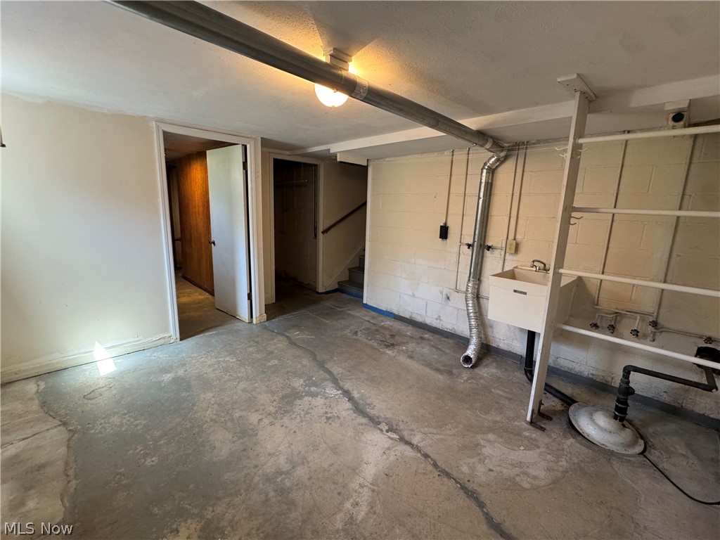 2705 Columbia Road Medina, OH 44256 - Photo 36 of 48 Basement laundry area