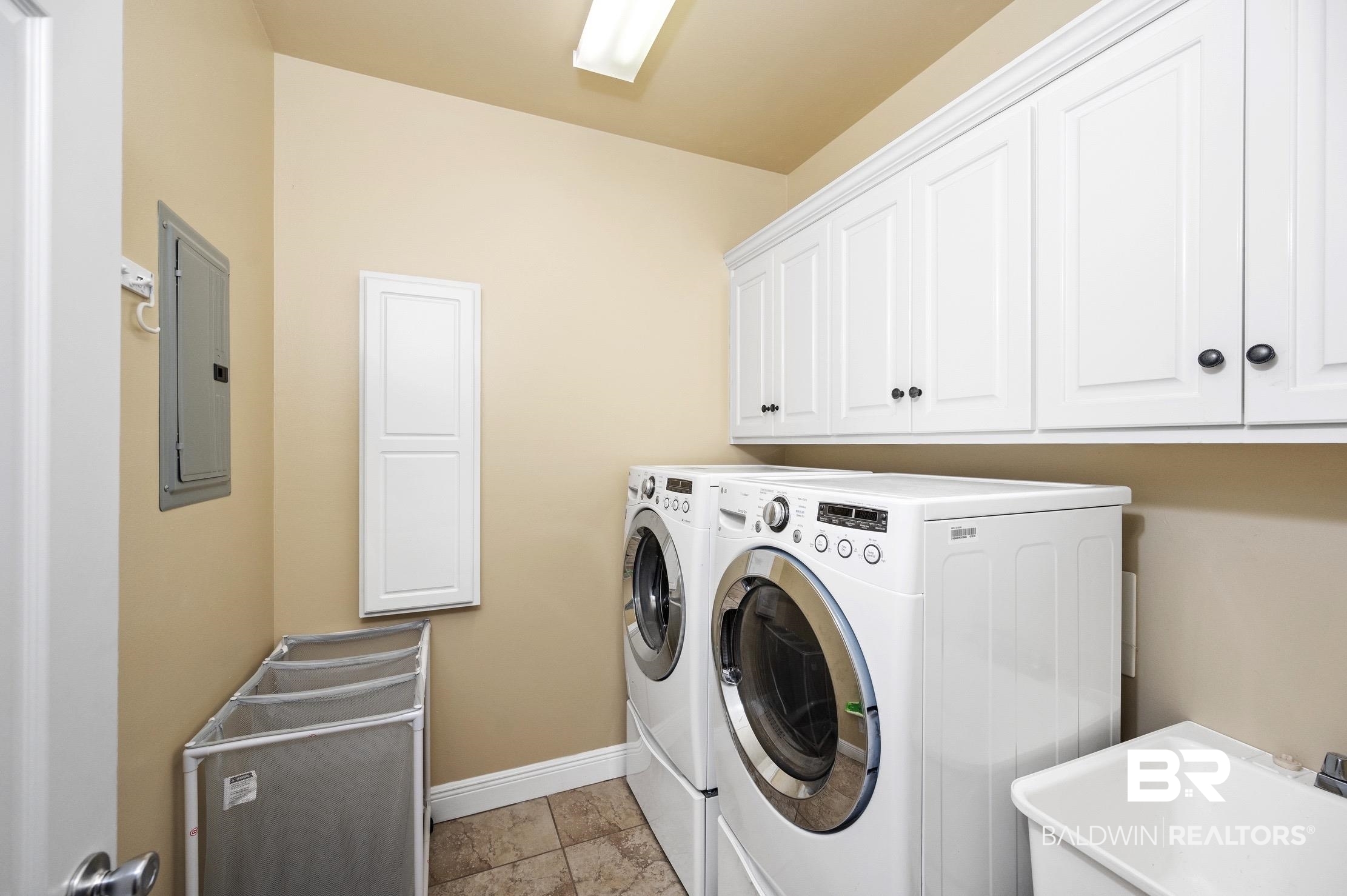 7208 Rushing Water Court Daphne, AL 36527 - Photo 17 of 47 Laundry Room