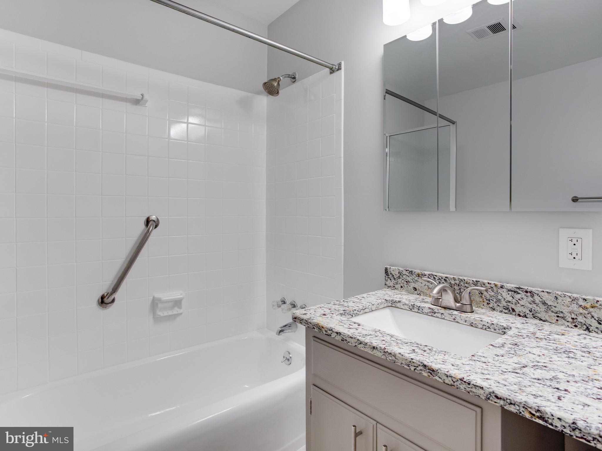 11406 Nairn Road Silver Spring, MD 20902 - Photo 17 of 35 Bath