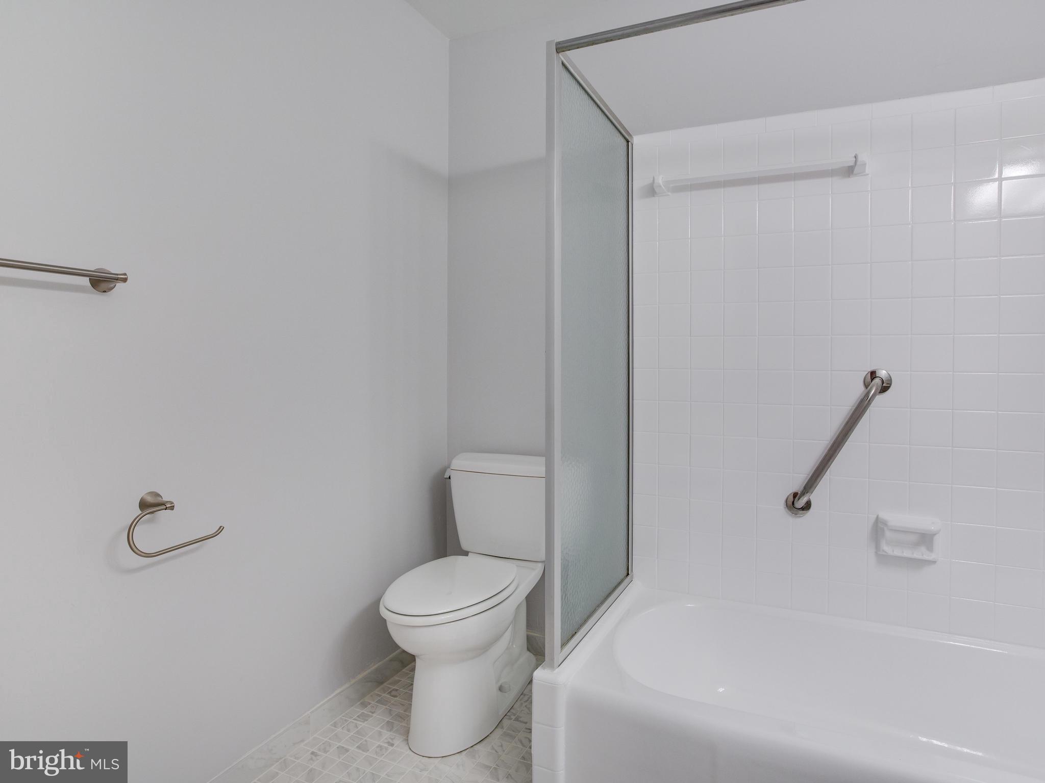 11406 Nairn Road Silver Spring, MD 20902 - Photo 18 of 35 Bath