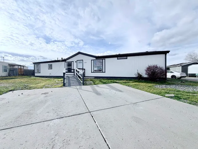 front view of house with a yard