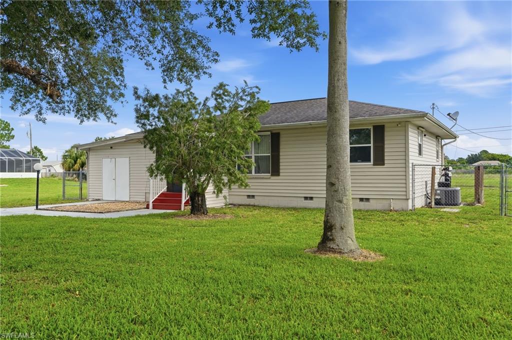 4302 7th Street Southwest Lehigh Acres, FL 33976 - Photo 5 of 32