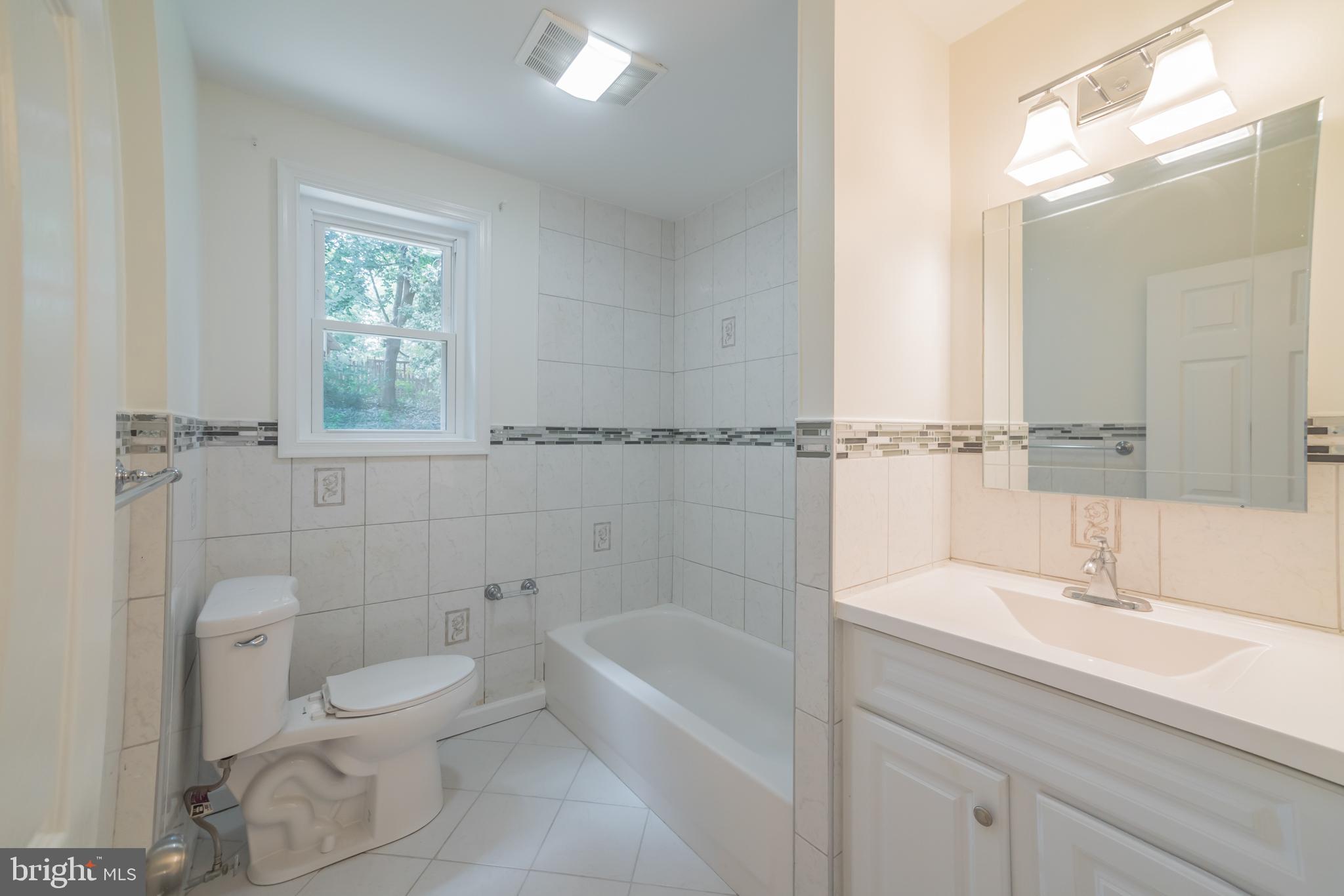 2411 Greenhill Road Lansdowne, PA 19050 - Photo 27 of 31 Bathroom
