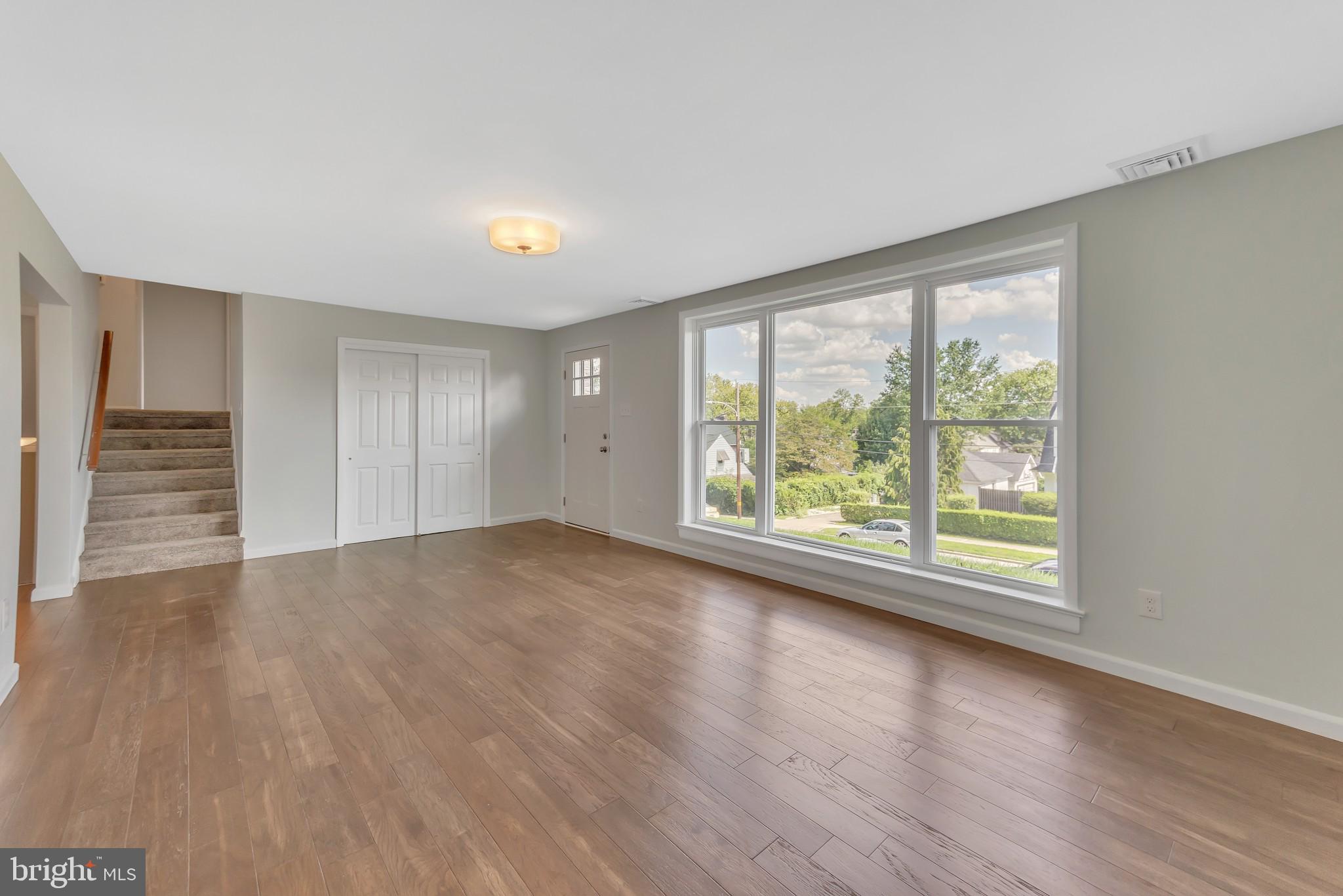 2411 Greenhill Road Lansdowne, PA 19050 - Photo 6 of 31 Living Room