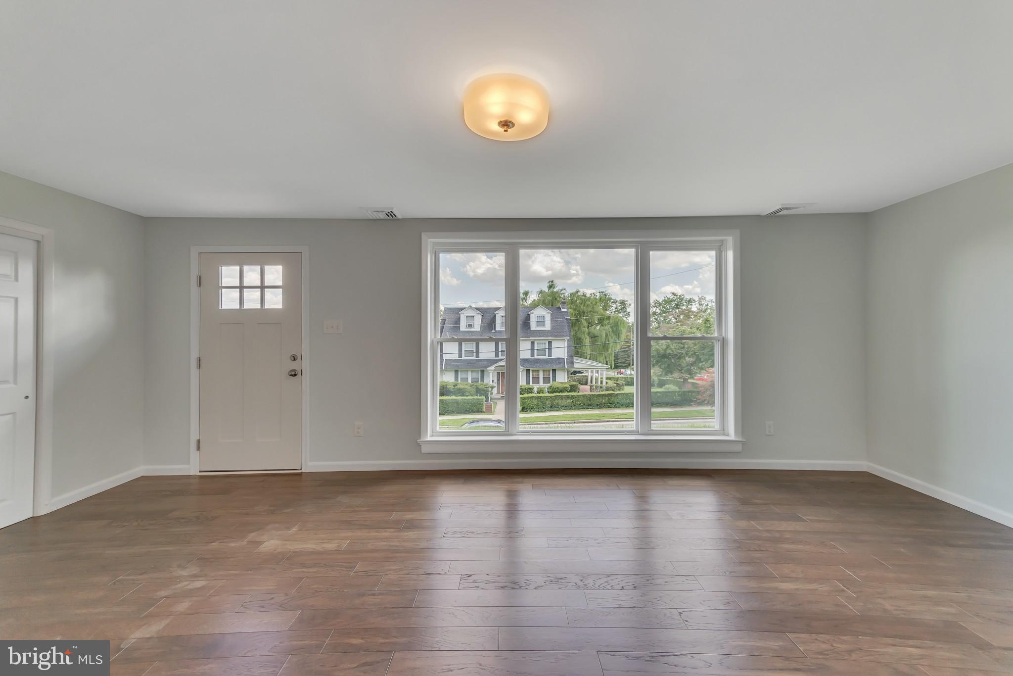 2411 Greenhill Road Lansdowne, PA 19050 - Photo 8 of 31 Living Room