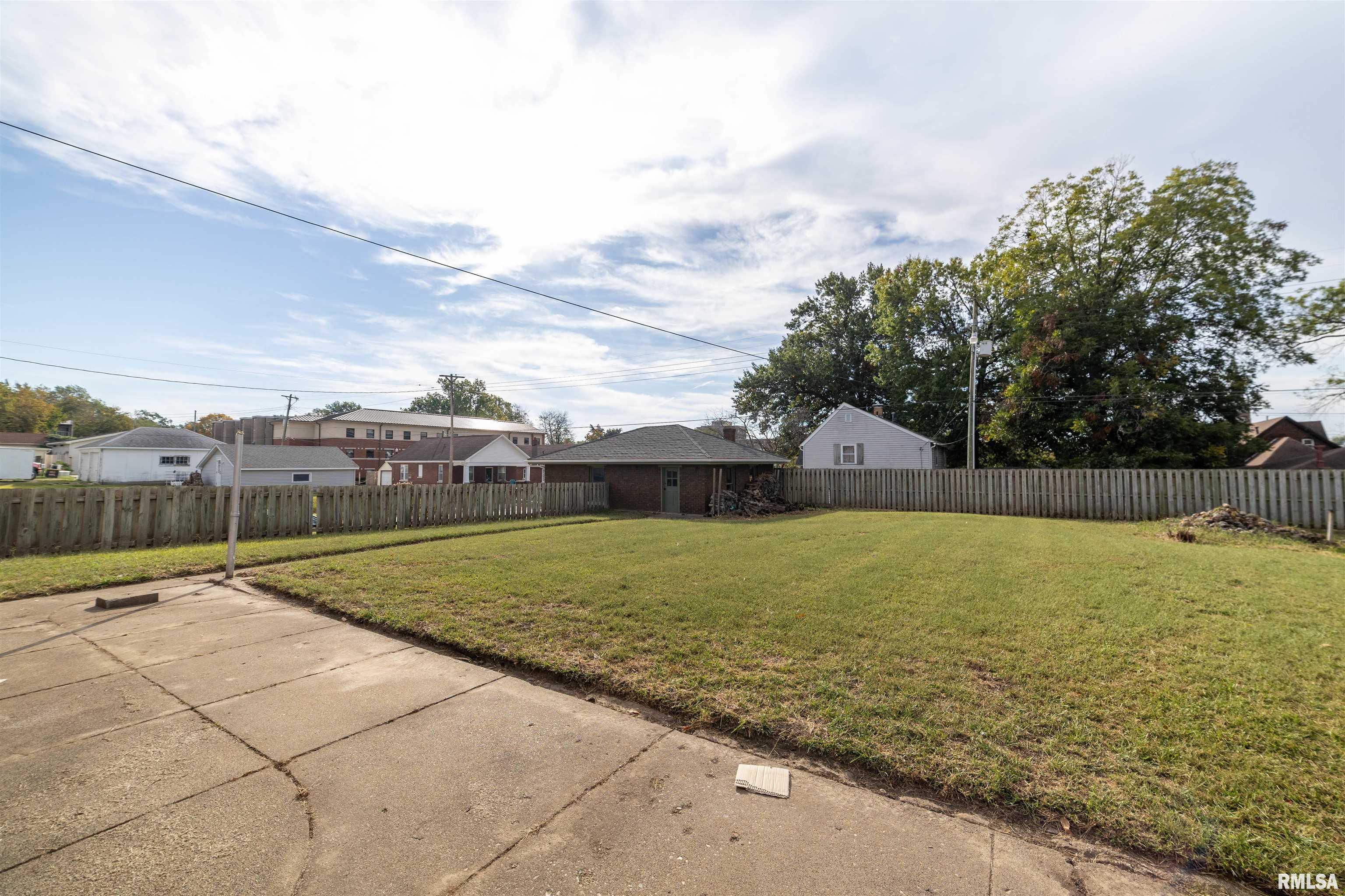 1728 Chestnut Street Quincy, IL 62301 - Photo 23 of 30