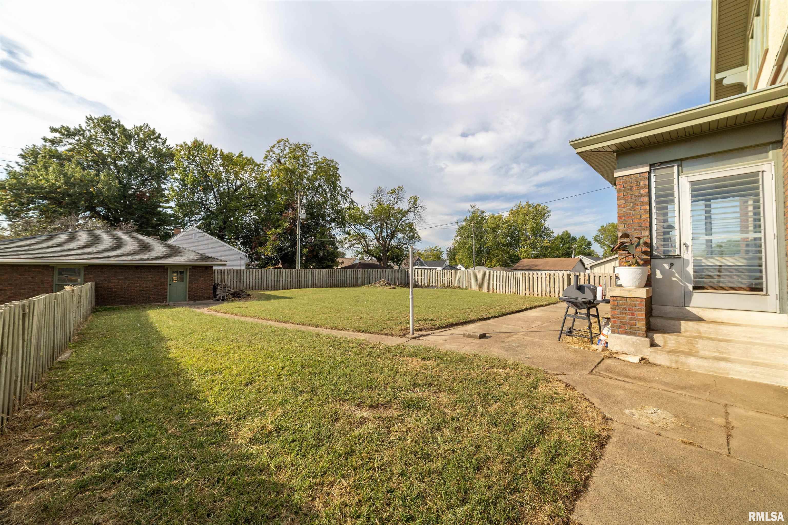 1728 Chestnut Street Quincy, IL 62301 - Photo 25 of 30